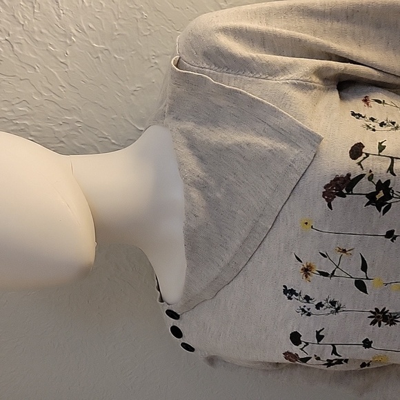 3/$30 Heather Gray Floral Garden Assymetric Fairycore Collar Sweater - Picture 5 of 9